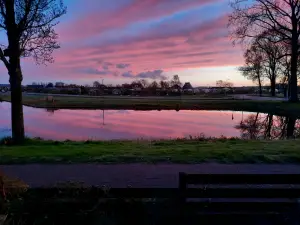 Allet 07 Zonsondergang hier in de polder